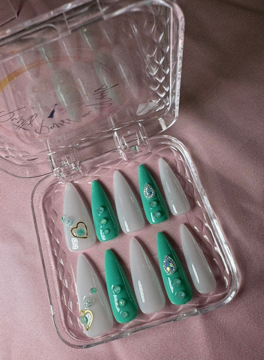 Tiff & Milky White - Medium Stiletto
