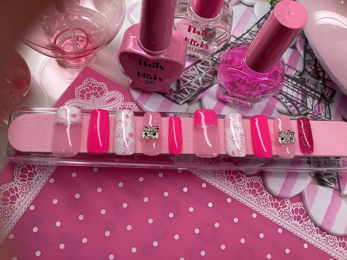 Hello Kitty Frenchie - Medium Square
