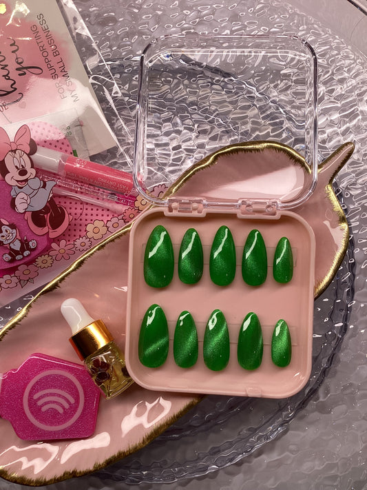 Green Cat Eye - Medium Almond